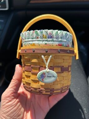 Longaberger mini Sweet Pea Woven Basket with Floral Liner